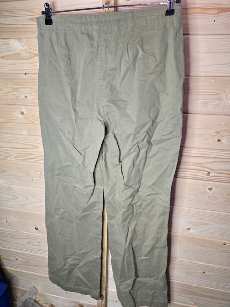 Ladies trousers.  Bnwt - 12