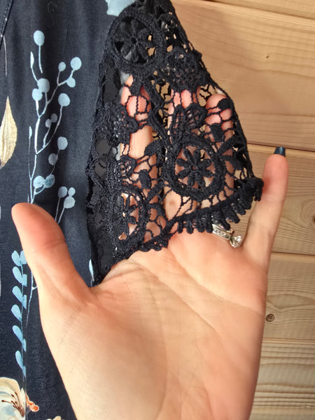 Ladies shein top - Large