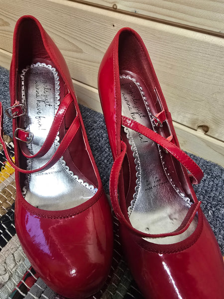 Red herring shoes - 6
