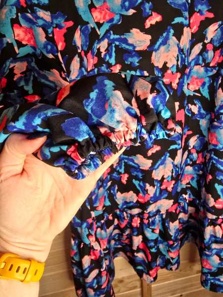 Ladies long sleeved dress top - 18