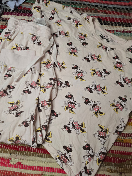 Ladies pjs - 10s