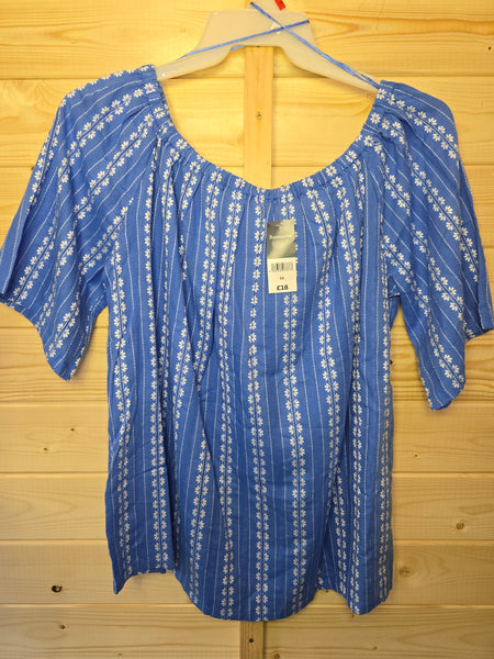 Ladies BNWT top - 16