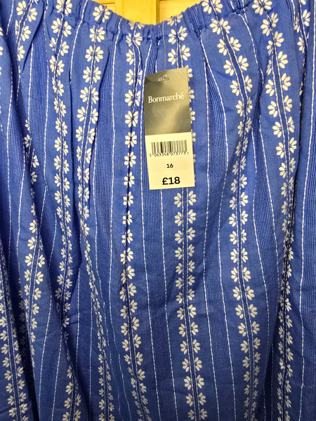 Ladies BNWT top - 16