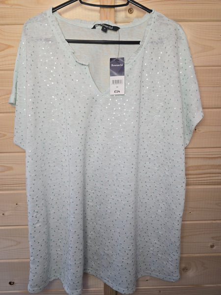 Ladies BNWT top - 16