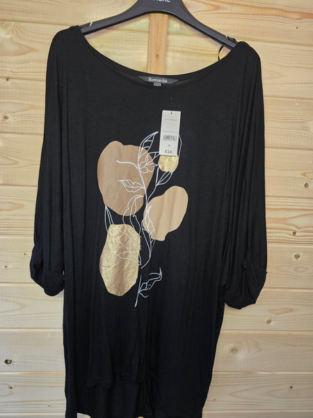 Ladies BNWT top - 18