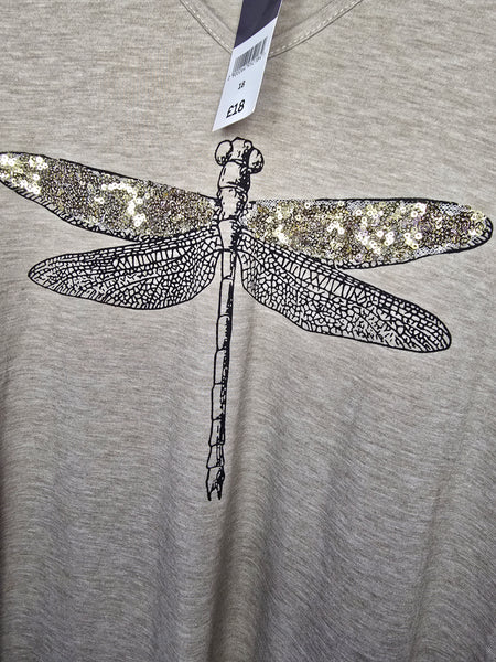 Ladies BNWT top - 18