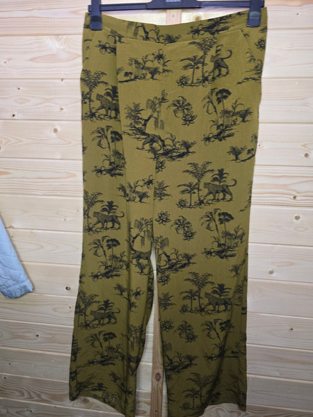 Ladies trousers size 18