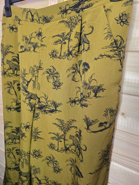 Ladies trousers size 18