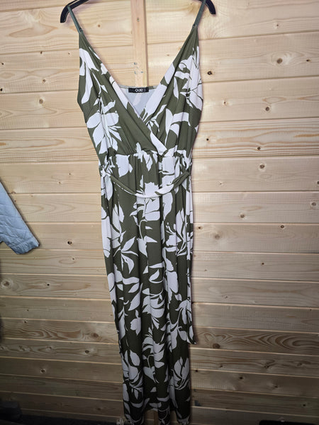 Ladies quiz dress 18