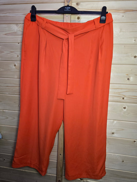 Ladies trousers size 18