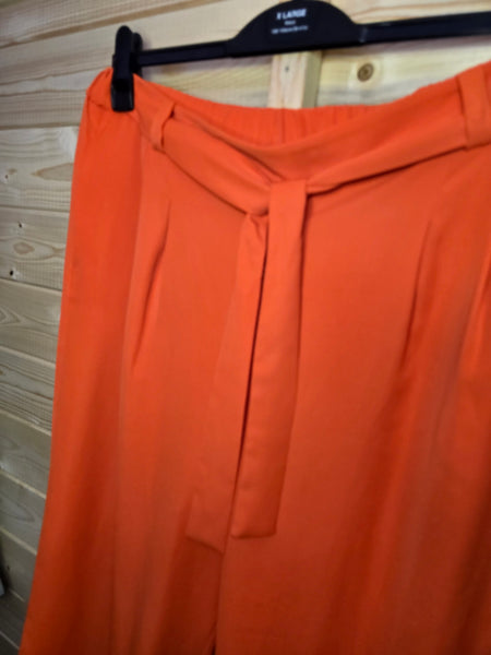 Ladies trousers size 18