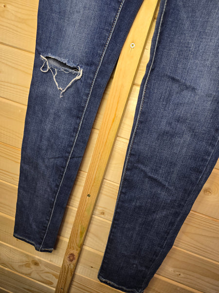 Ladies levis W25 L32