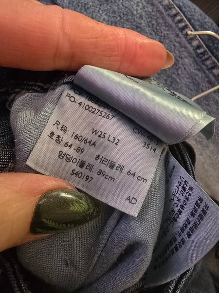 Ladies levis W25 L32