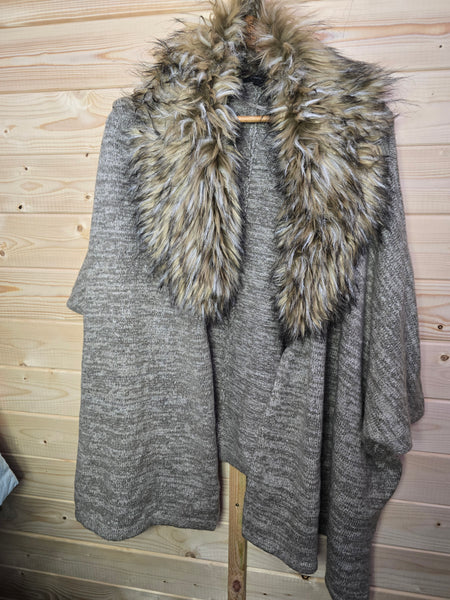 Ladies short sleeved cover up - one size