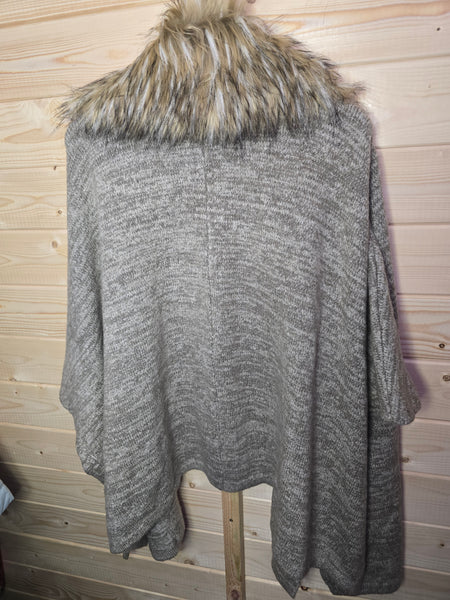 Ladies short sleeved cover up - one size